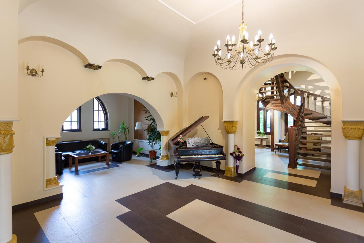 Casa Danielescu Otel Târgu Jiu Dış mekan fotoğraf