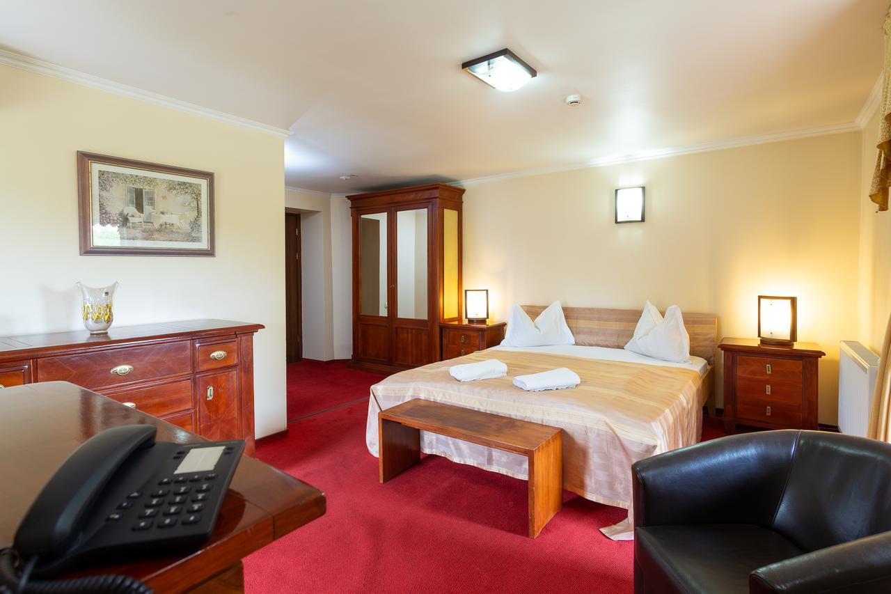 Casa Danielescu Otel Târgu Jiu Dış mekan fotoğraf