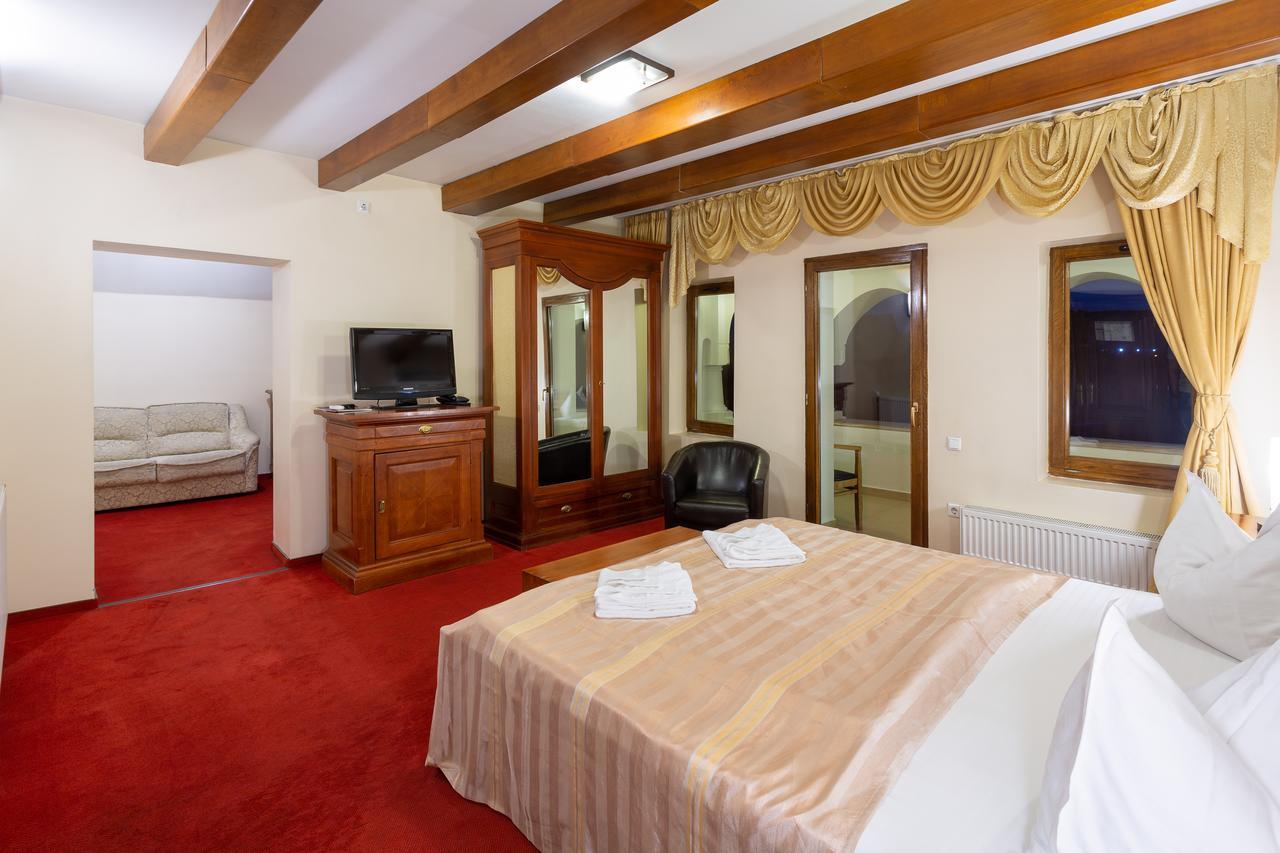 Casa Danielescu Otel Târgu Jiu Dış mekan fotoğraf